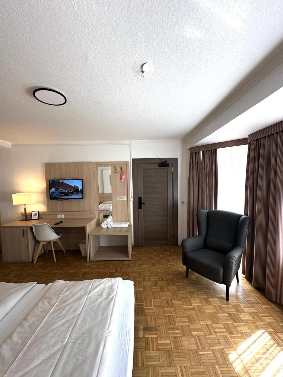 Pension Im Heidort ออยเทน ภายนอก รูปภาพ